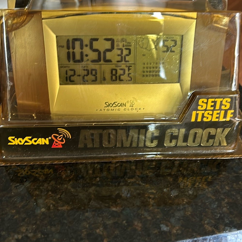 Skyscan Atomic Clock NEW